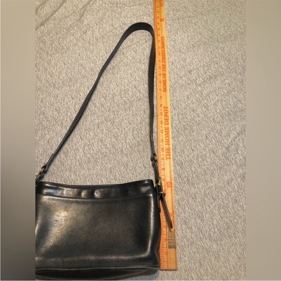 Vintage Coach Black Leather Shoulder Bag